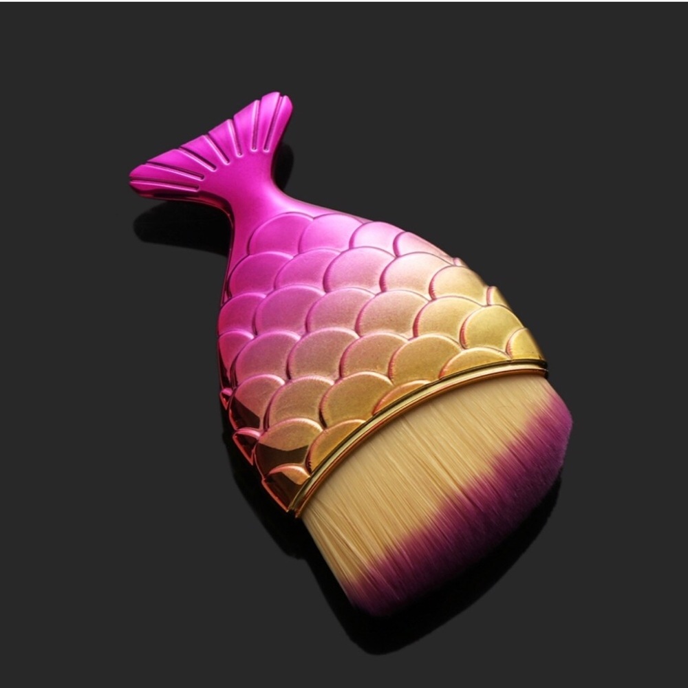 Mermaid Fishtail Angled Brush NWT